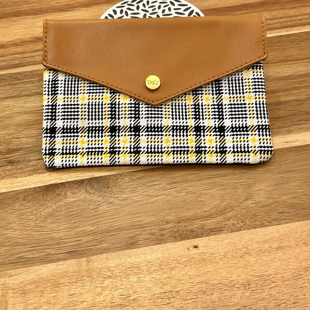 💄 NWOT Ipsy Yellow Plaid Cosmetic Case